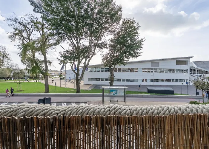 Devant Nausicaa * Boulogne-sur-Mer